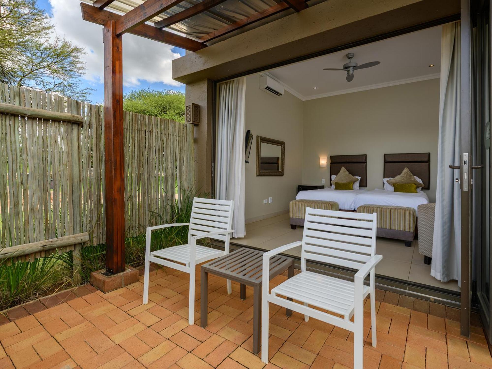 Monomotapa Village @ Legend Golf And Safari Resort Golders Green Ngoại thất bức ảnh
